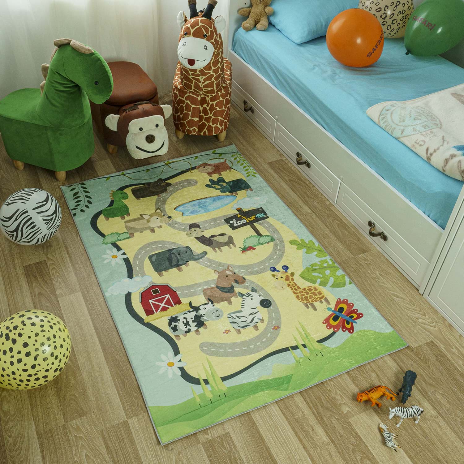 Zooturak Çocuk Odası Halısı Bütün Hayvanlar resmi