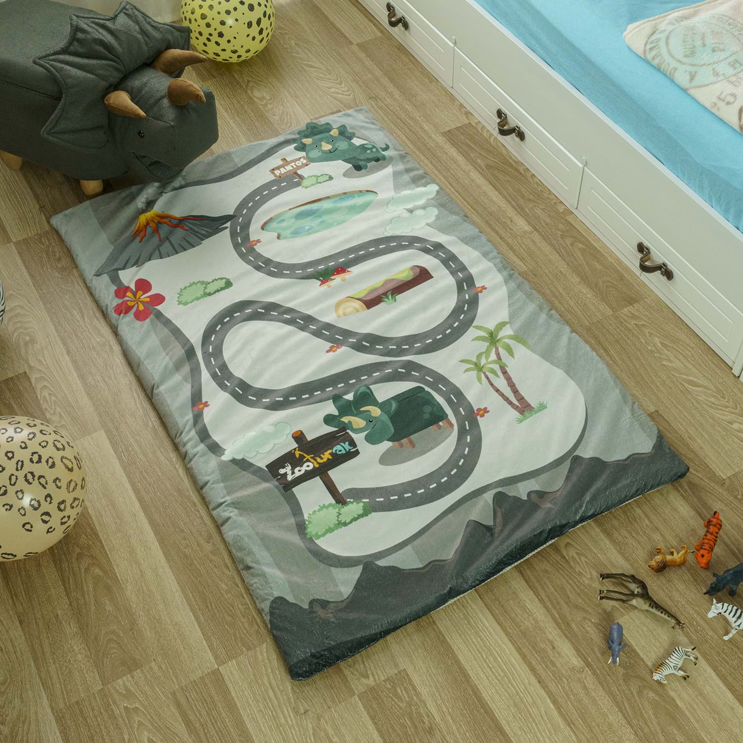 Zooturak Peluş Çocuk Matı Boynuzlu Dinazor Pantos resmi